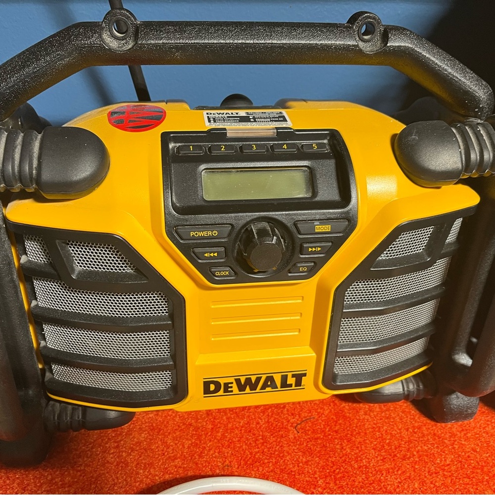 Dewalt Yellow Portable Jobsite Radio 12V charger